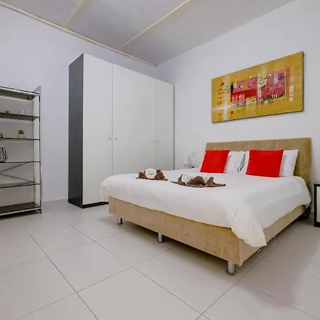 Contemporary Retreat In Prime Area Sliema