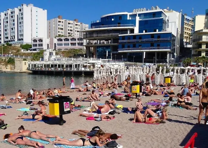 Contemporary Retreat In Prime Area Sliema