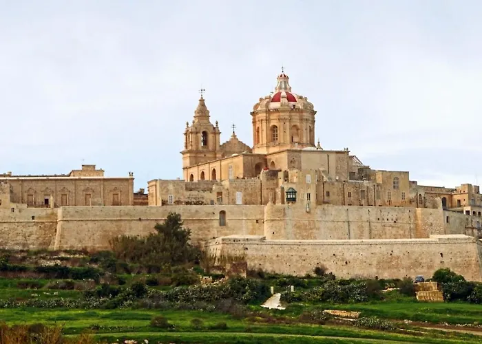 Contemporary Retreat In Prime Area