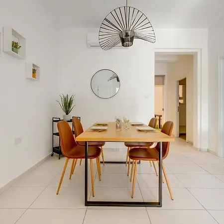 Апартаменты Contemporary Retreat In Prime Area