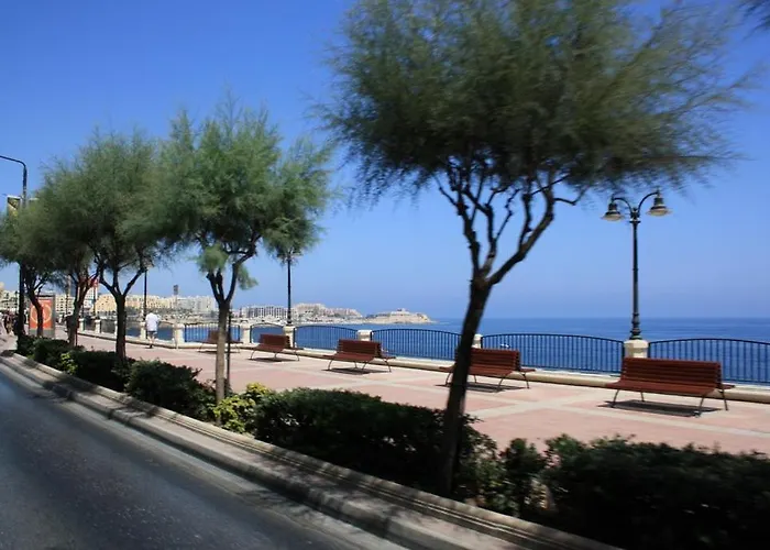 Contemporary Retreat In Prime Area Apartament Sliema