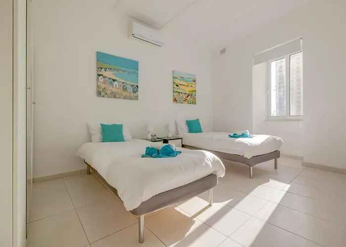 Contemporary Retreat In Prime Area Apartament