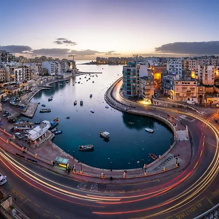Daire Contemporary Retreat In Prime Area Sliema